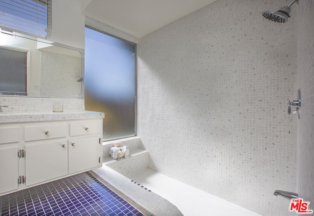 1800 Roscomare Road Los Angeles, CA 90077 - Photo 27 of 34