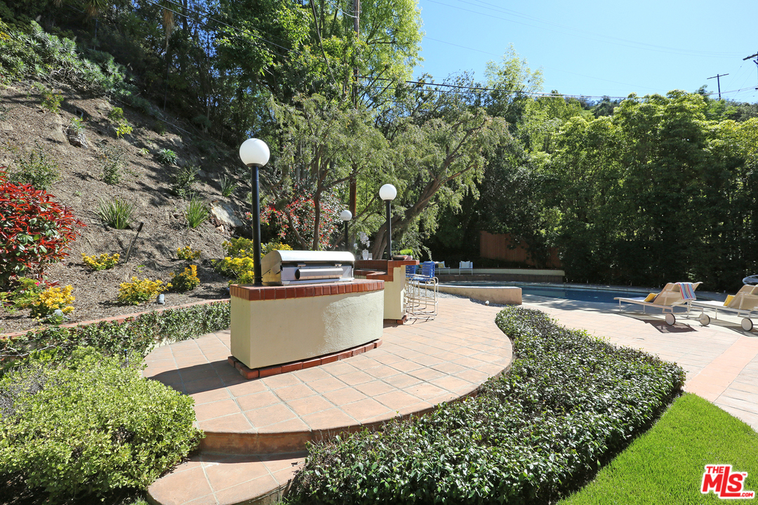 1800 Roscomare Road Los Angeles, CA 90077 - Photo 33 of 34