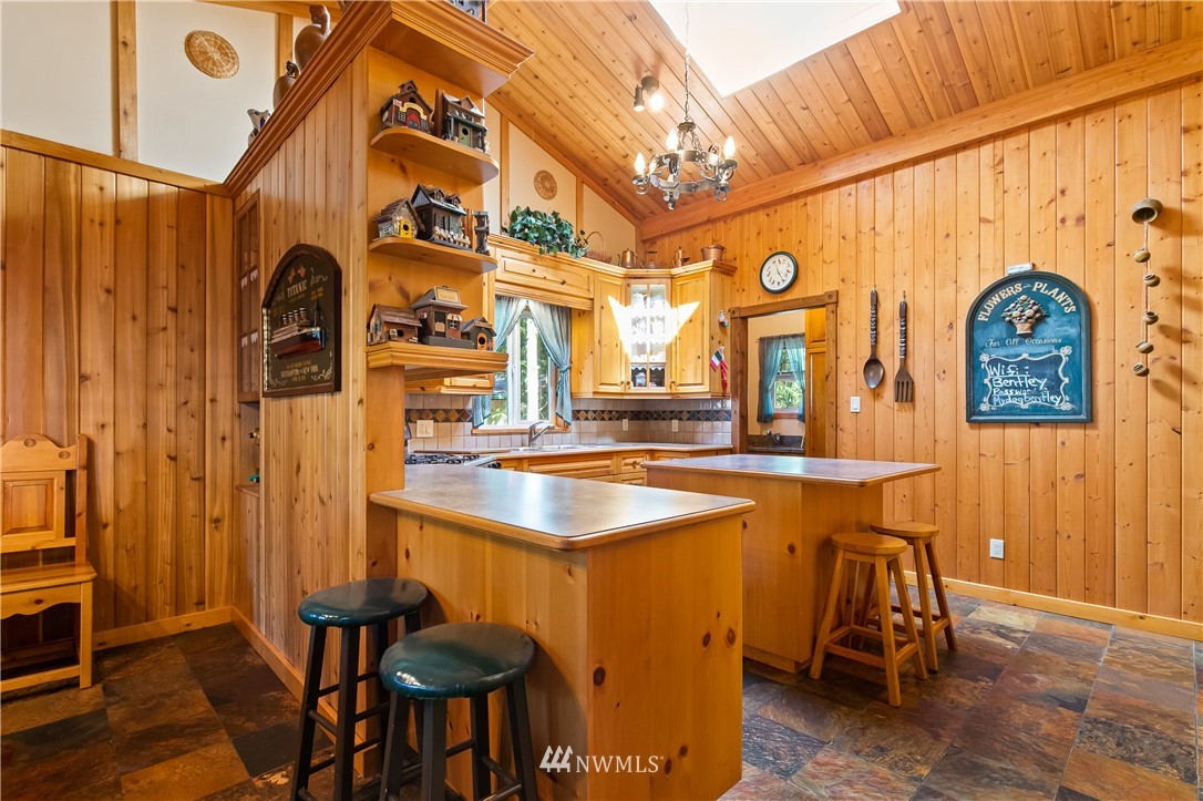 15030 Welcome Road Glacier, WA 98244 - Photo 12 of 40 Gallery Image 12