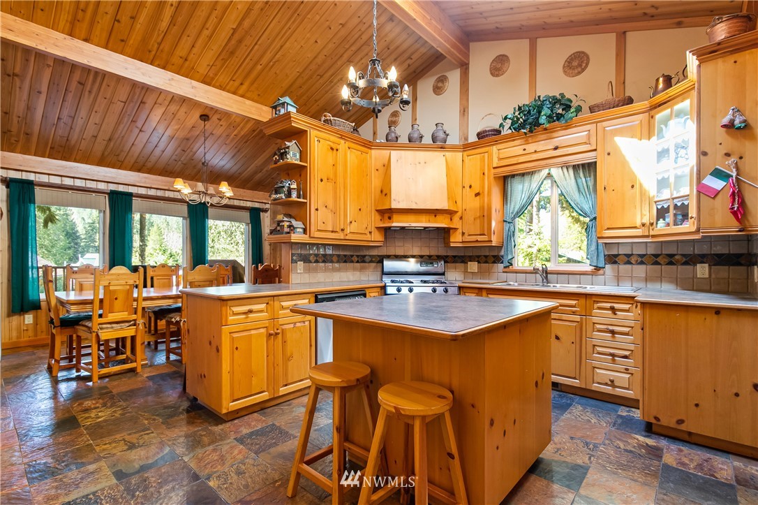 15030 Welcome Road Glacier, WA 98244 - Photo 13 of 40 Gallery Image 13