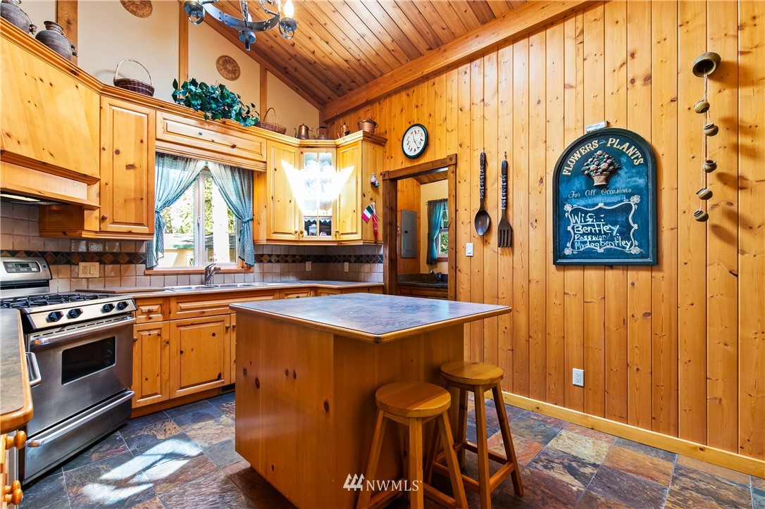 15030 Welcome Road Glacier, WA 98244 - Photo 14 of 40 Gallery Image 14