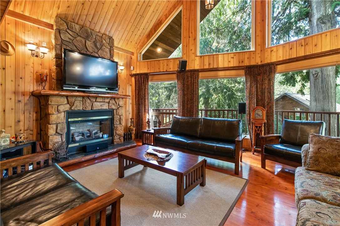 15030 Welcome Road Glacier, WA 98244 - Photo 8 of 40 Gallery Image 8