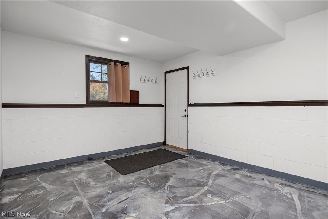 6760 Mason Road Berlin Heights, OH 44814 - Photo 32 of 49 Spare room with baseboards and recessed lighting