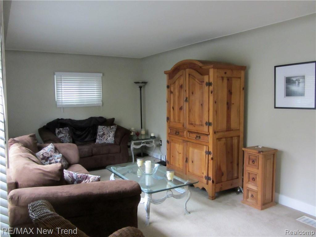 22525 Power Road Farmington, MI 48336 - Photo 2 of 25 Living Room.jpg