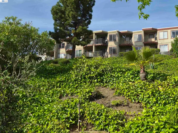 $465,000 | 20980 Birch Street, Unit C, Hayward, CA 94541