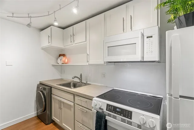 $199,950 | 23453 16th Avenue South, Unit A304, Des Moines, WA 98198