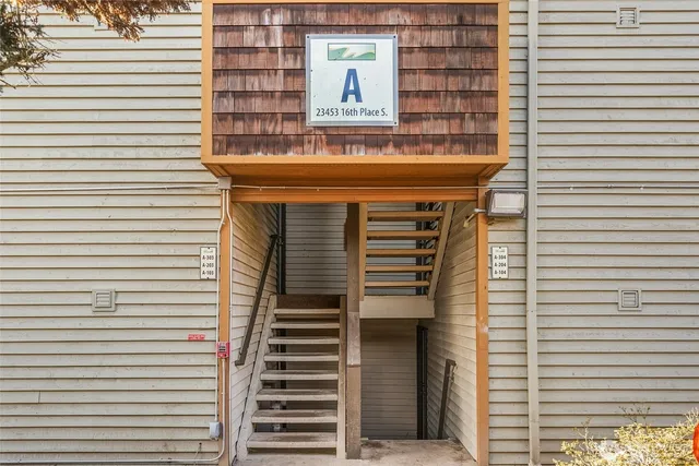 $199,950 | 23453 16th Avenue South, Unit A304, Des Moines, WA 98198
