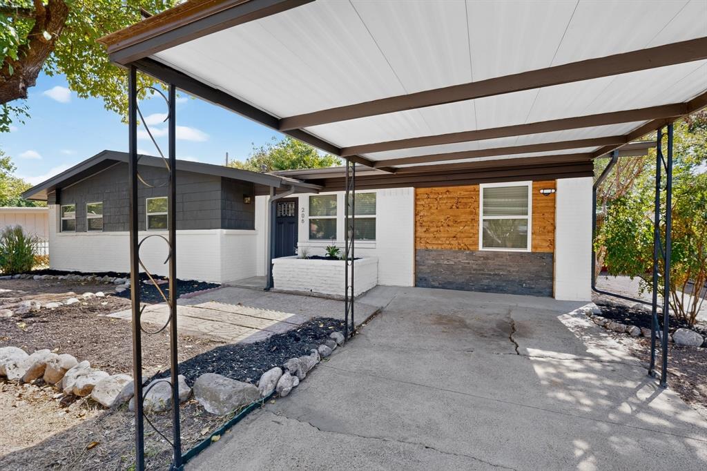 206 West Ridgewood Drive Garland, TX 75041 - Photo 3 of 40 Gallery Image 3