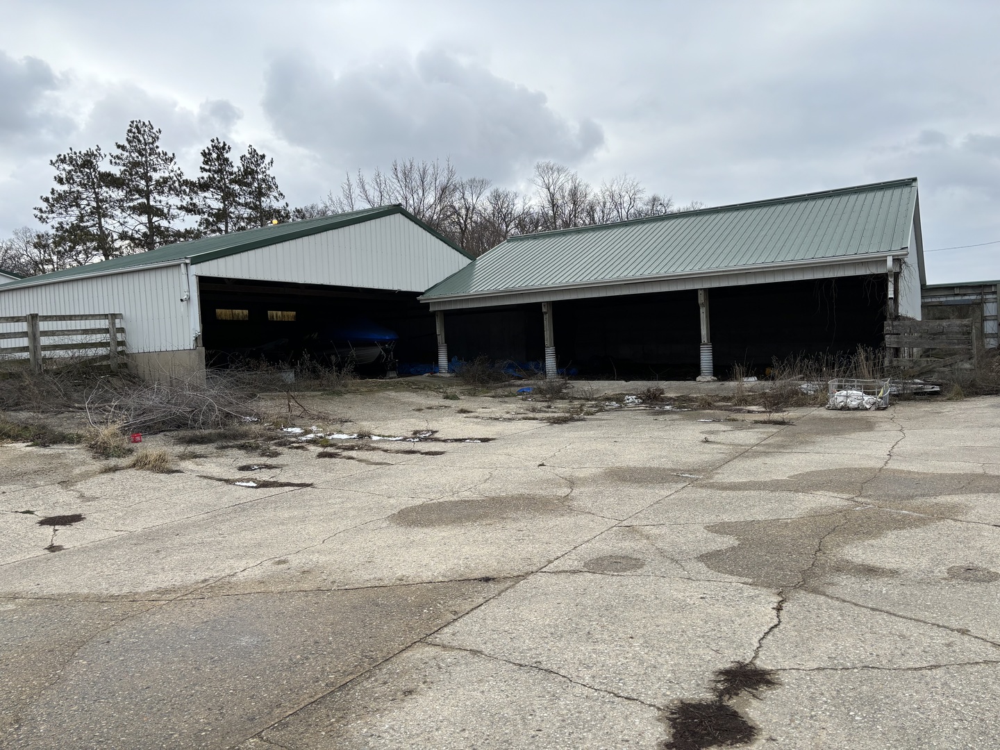 16170 Wheeler Road Durand, IL 61024 - Photo 10 of 12 a view of a house with a snow in the background