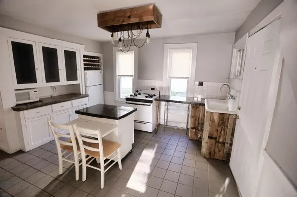 $280,000 | 1027 Fulton Street East, Grand Rapids, MI 49503