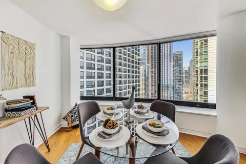 $424,000 | 155 North Harbor Drive, Unit 2404, Chicago, IL 60601