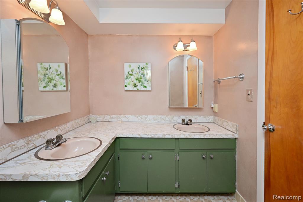 5888 Pentland Road Bloomfield Hills, MI 48301 - Photo 26 of 41