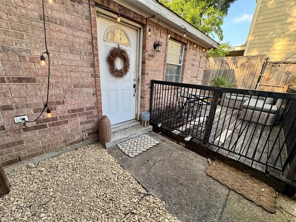 $1,300 | 5319 Goodwin Avenue, Unit B, Dallas, TX 75206