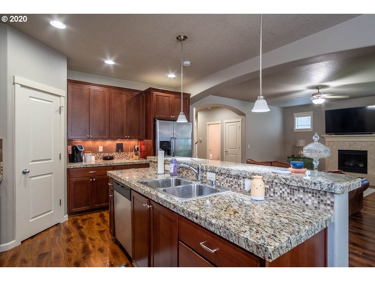 4005 North 5th Way Ridgefield, WA 98642 - Photo 3 of 28 Gallery Image 3
