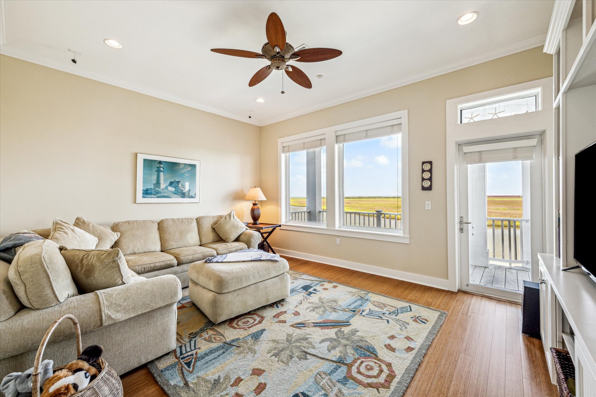 1 Shell Key Hitchcock, TX 77563 - Photo 26 of 50 a living room with furniture and a wooden floor