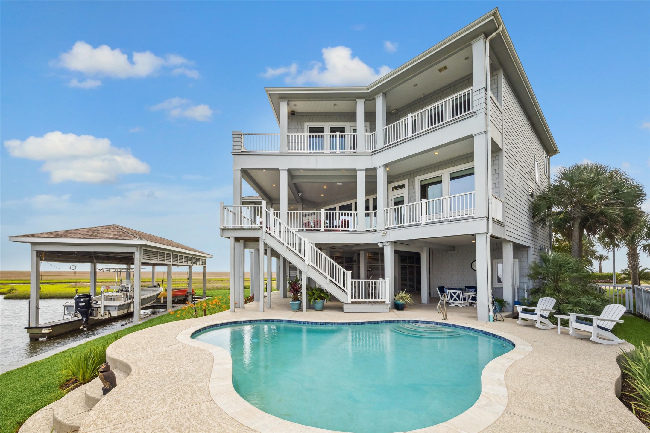 1 Shell Key Hitchcock, TX 77563 - Photo 46 of 50 a view of a building with a swimming pool
