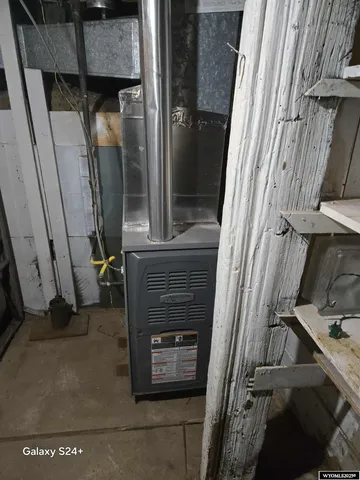 $249,900 | 228 13th Street, Evanston, WY 82930