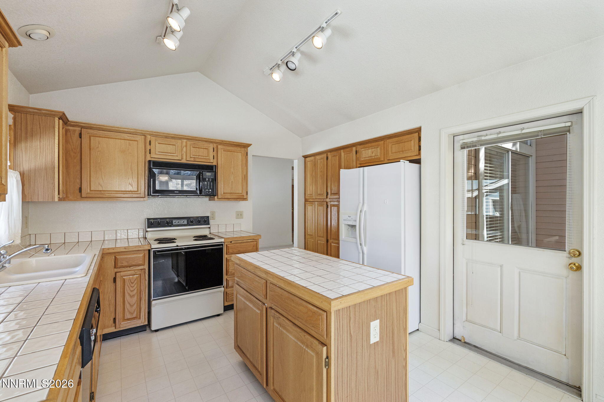 3349 Spring Creek Circle Reno, NV 89509 - Photo 23 of 40 23-web-or-mls-DSC00376