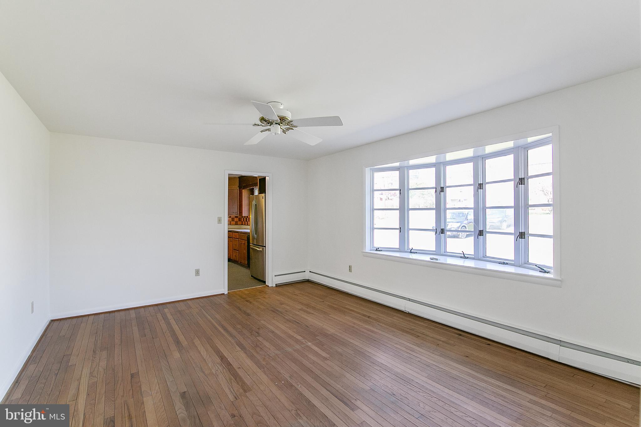 3611 Petersville Road Knoxville, MD 21758 - Photo 26 of 50 FAMILY ROOM VIEW TO KITCHEN