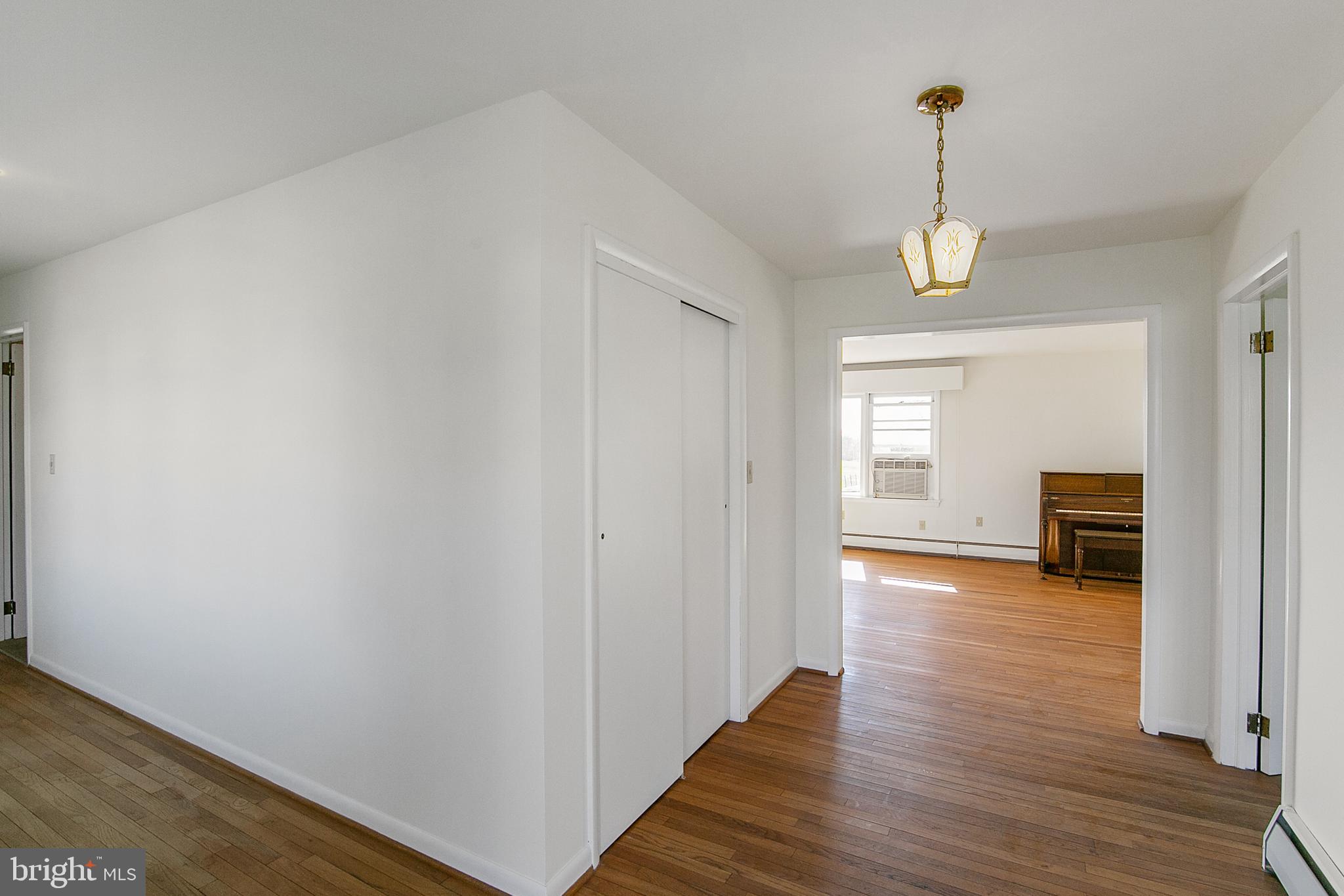 3611 Petersville Road Knoxville, MD 21758 - Photo 10 of 50 FOYER VIEW INTO 40' GREAT ROOM