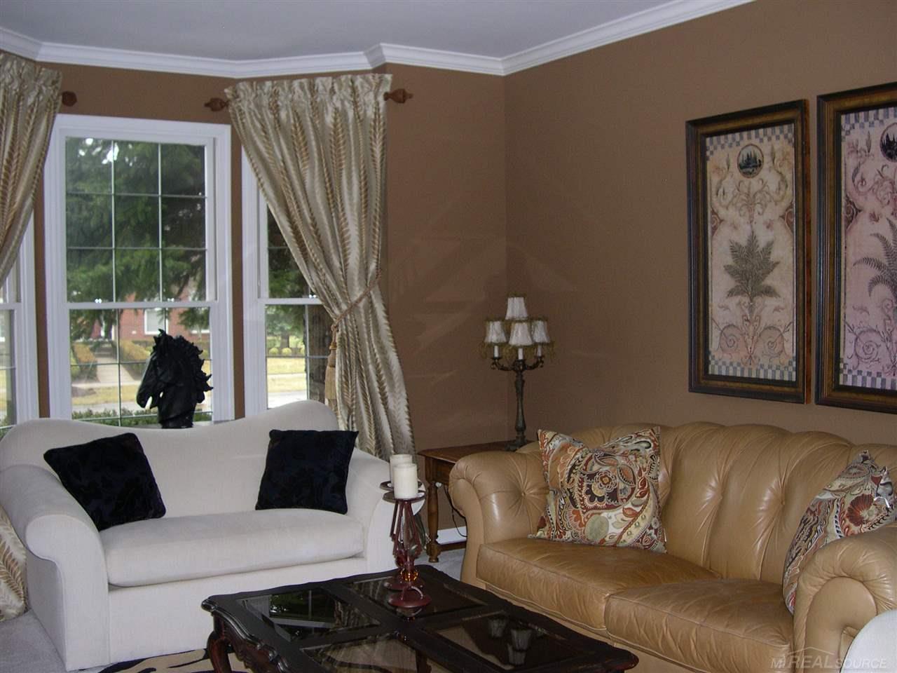 2062 Mapleridge Road Rochester Hills, MI 48309 - Photo 7 of 35