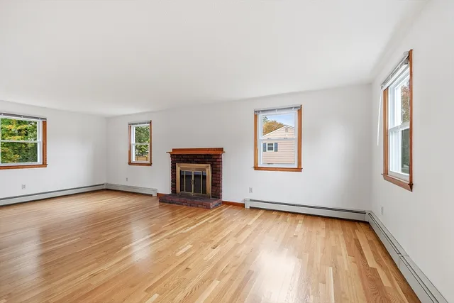 $2,800 | 4 Haskell Road, Pepperell, MA 01463