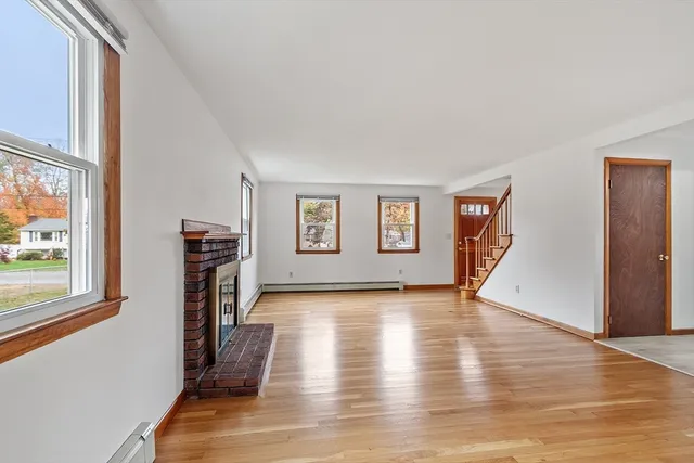 $2,800 | 4 Haskell Road, Pepperell, MA 01463