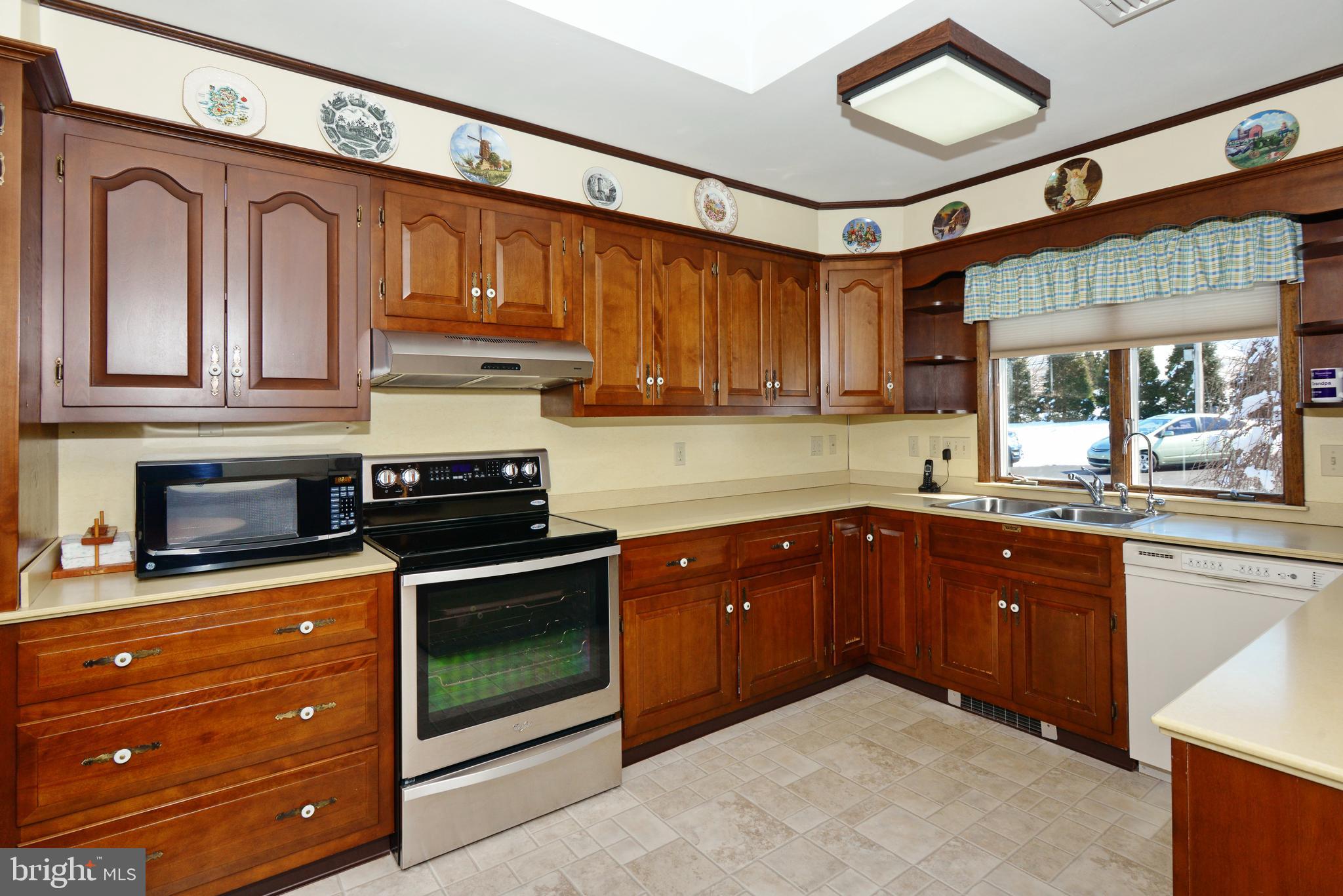 485 Quarry Road Harleysville, PA 19438 - Photo 7 of 37 Kitchen