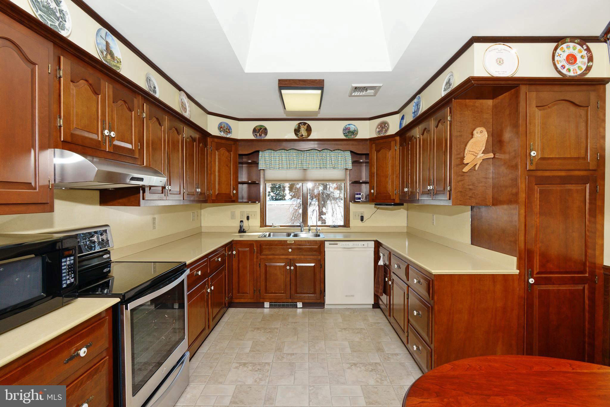 485 Quarry Road Harleysville, PA 19438 - Photo 9 of 37 Kitchen