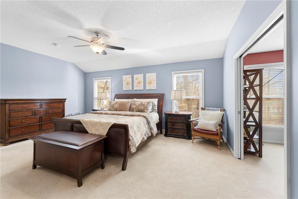 8041 Acuff Lane Lenexa, KS 66215 - Photo 15 of 33