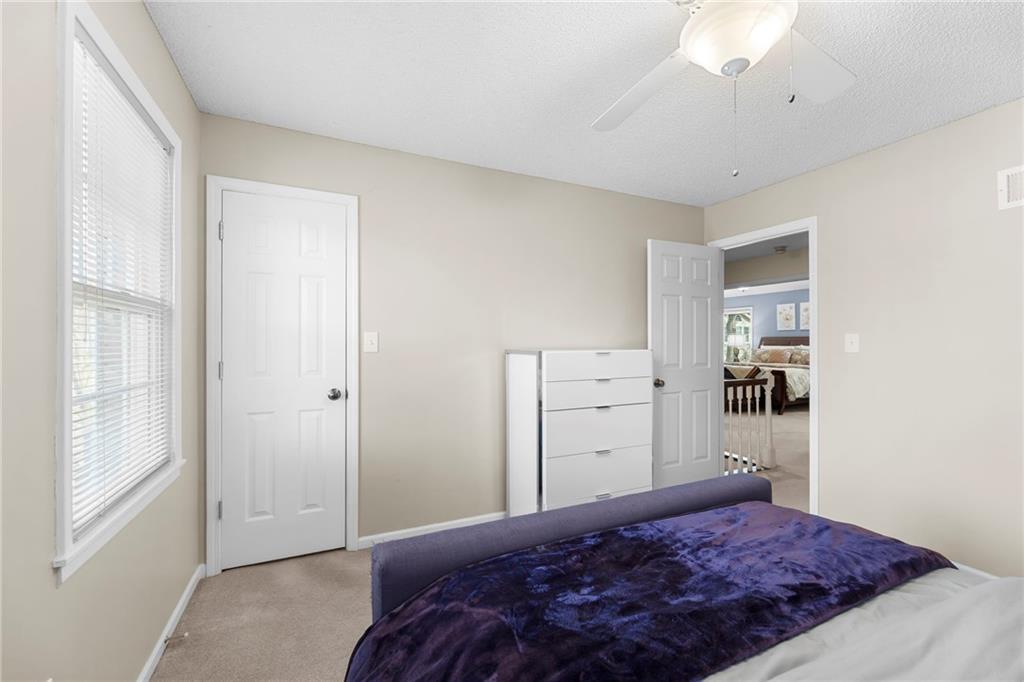 8041 Acuff Lane Lenexa, KS 66215 - Photo 23 of 33