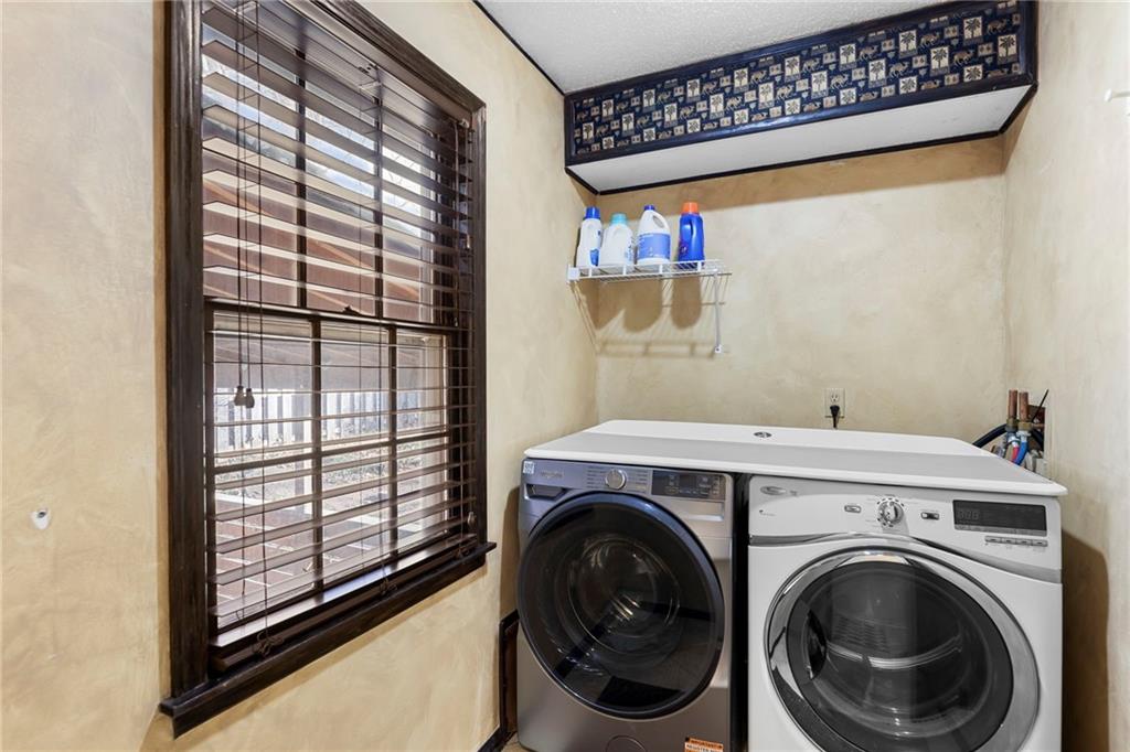 8041 Acuff Lane Lenexa, KS 66215 - Photo 28 of 33