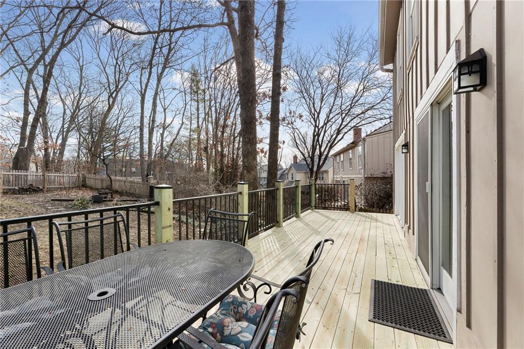 8041 Acuff Lane Lenexa, KS 66215 - Photo 30 of 33