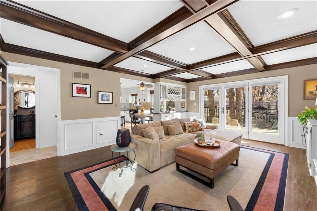 8041 Acuff Lane Lenexa, KS 66215 - Photo 3 of 33