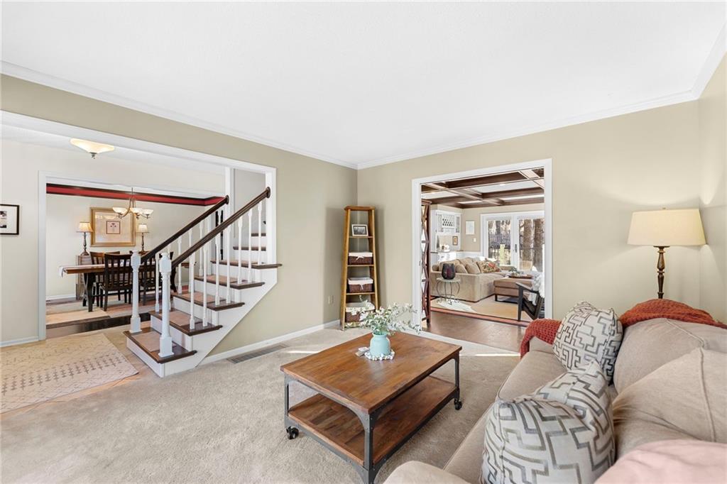 8041 Acuff Lane Lenexa, KS 66215 - Photo 6 of 33