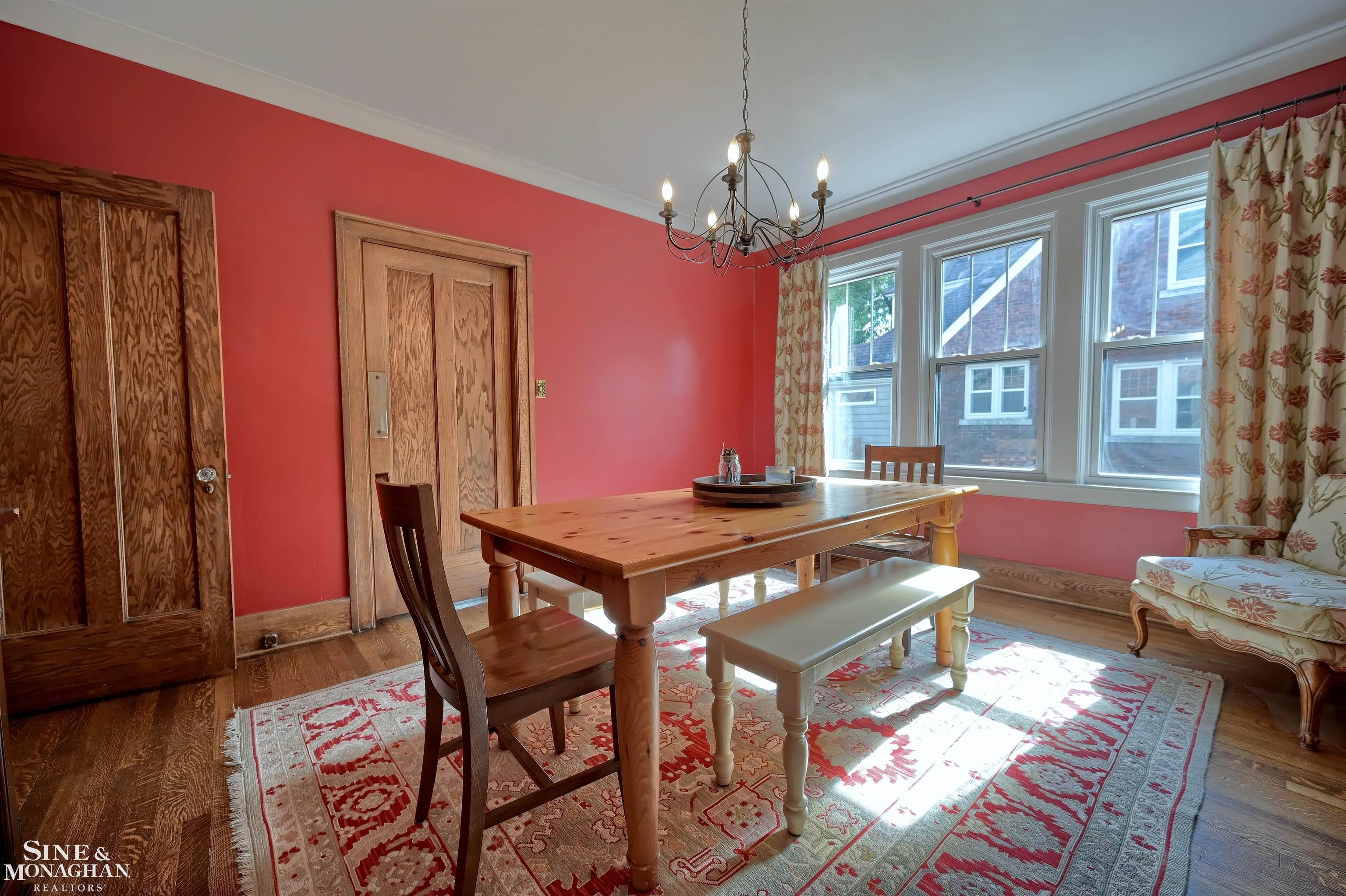866 Barrington Road Grosse Pointe, MI 48230 - Photo 8 of 46 50105698-7.JPG