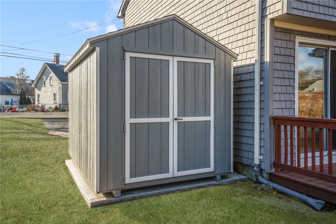 85 Reed Street Warwick, RI 02886 - Photo 4 of 28 Grass has been digitally enhaced.