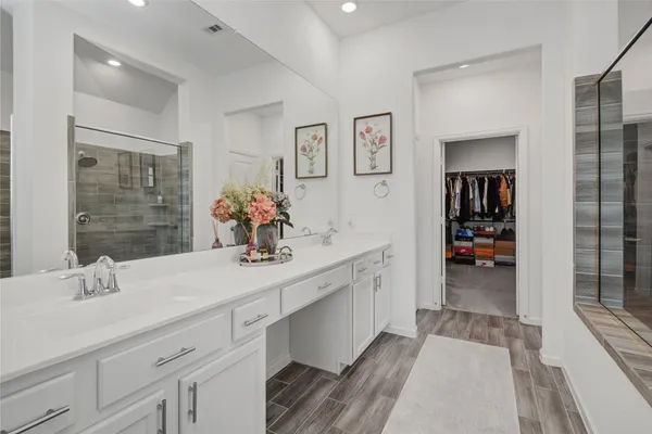 a view of walk in closet