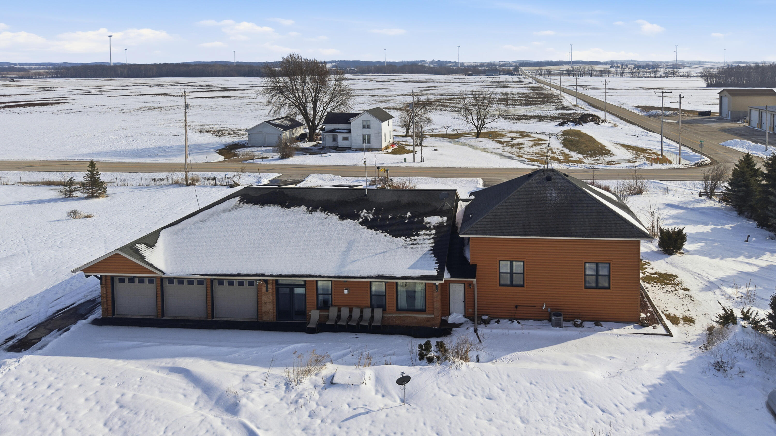 W2091 County HH Calumet, WI 53049 - Photo 32 of 44 DJI_20260319162905_0344_D