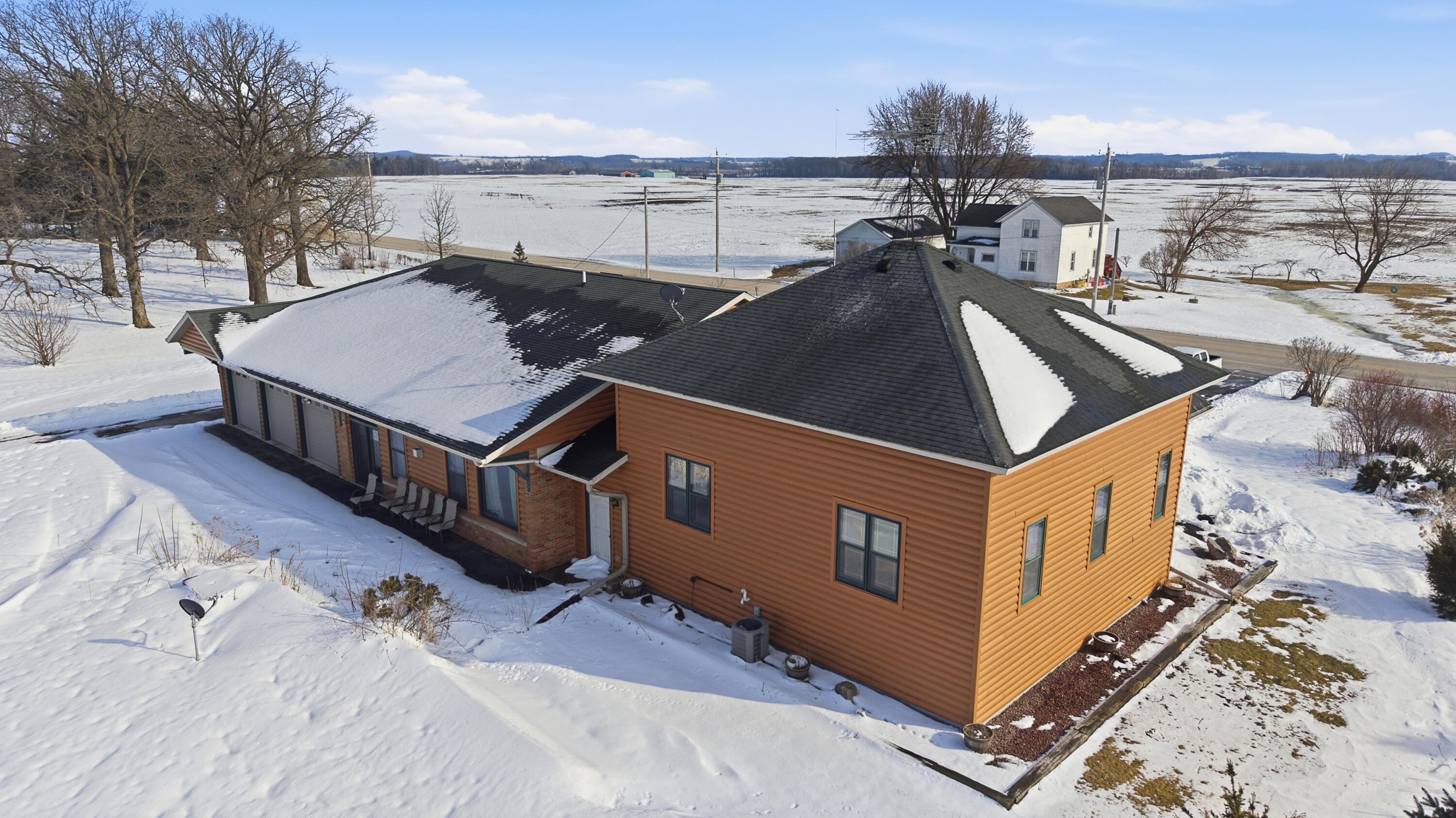W2091 County HH Calumet, WI 53049 - Photo 33 of 44 DJI_20260319162925_0347_D