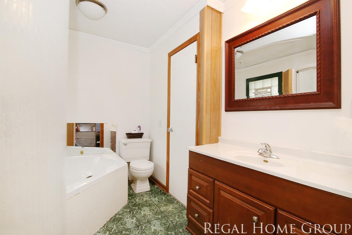 2034 Acton Road Northwest Grand Rapids, MI 49504 - Photo 14 of 23 IMG_2047