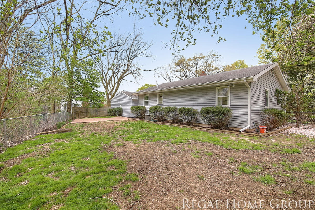 2034 Acton Road Northwest Grand Rapids, MI 49504 - Photo 21 of 23 IMG_2054
