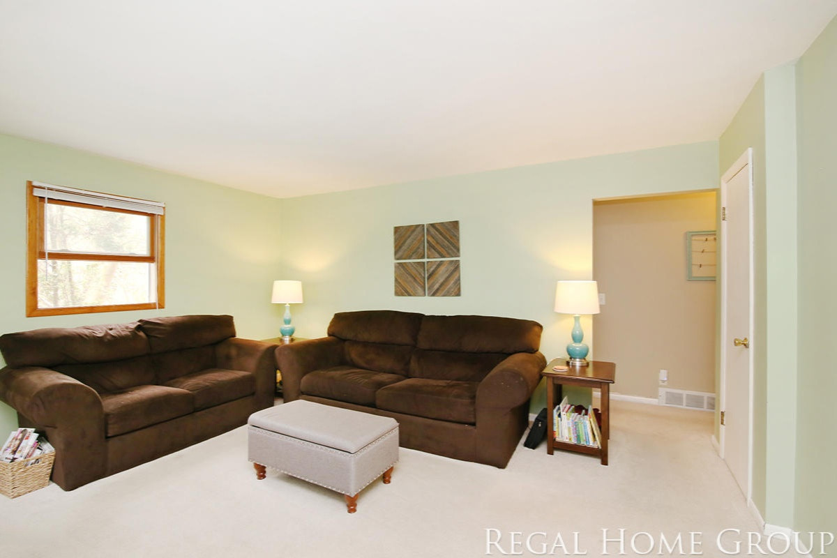 2034 Acton Road Northwest Grand Rapids, MI 49504 - Photo 6 of 23 IMG_2039