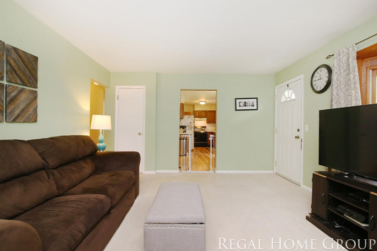 2034 Acton Road Northwest Grand Rapids, MI 49504 - Photo 7 of 23 IMG_2040