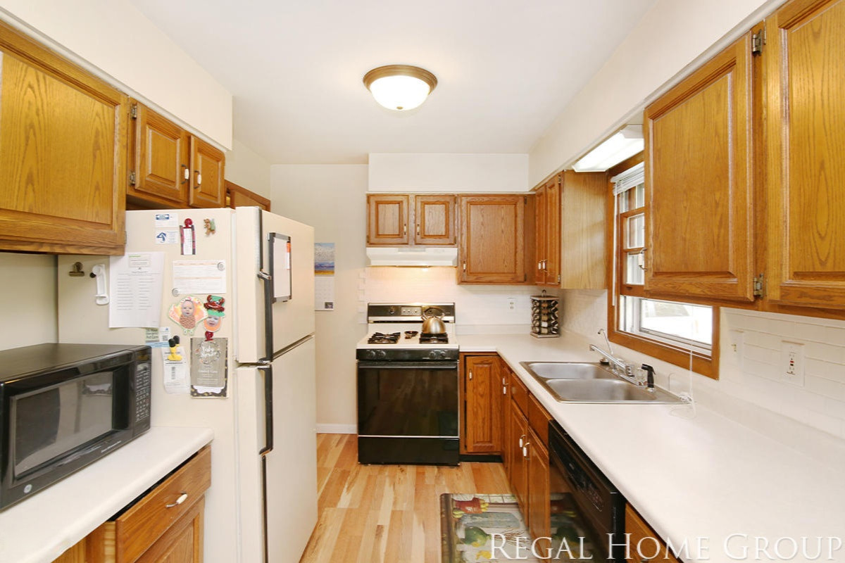 2034 Acton Road Northwest Grand Rapids, MI 49504 - Photo 8 of 23 IMG_2041