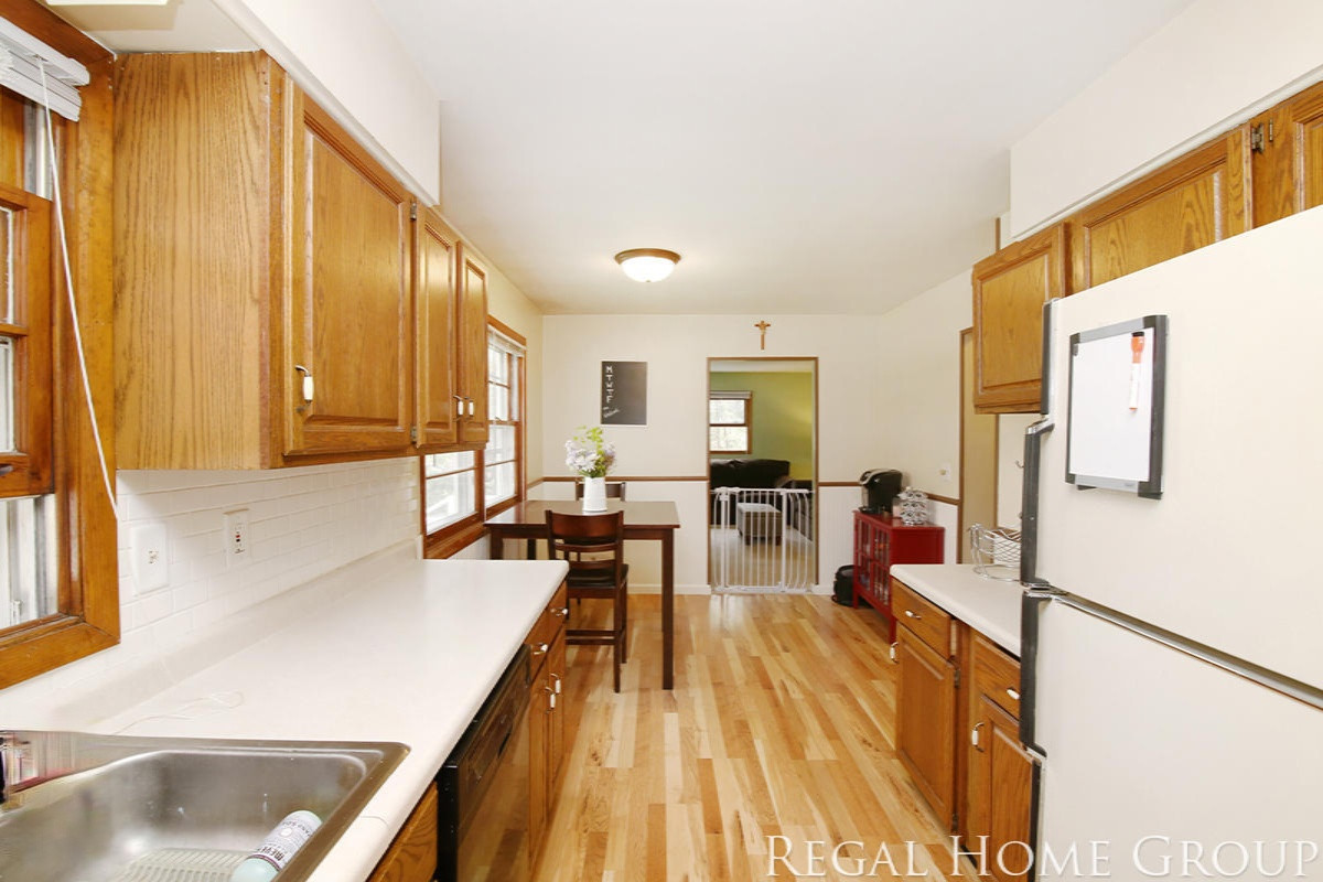 2034 Acton Road Northwest Grand Rapids, MI 49504 - Photo 9 of 23 IMG_2042