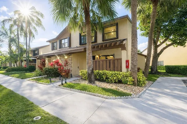 $3,200 | 3950 Cocoplum Circle, Unit 3638, Pompano Beach, FL 33063