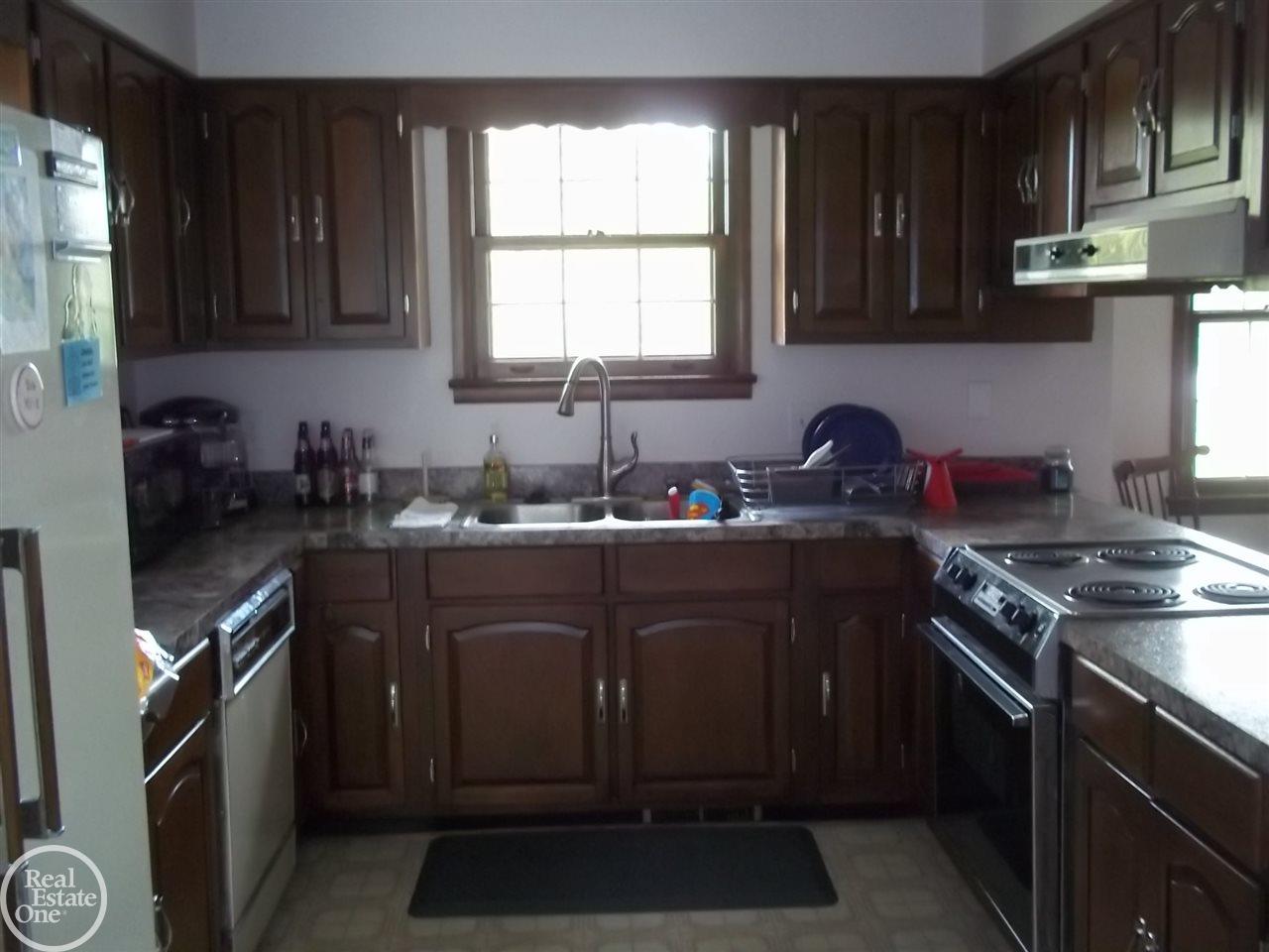 5748 Newman Road St. Clair, MI 48079 - Photo 15 of 32 31313312-14.JPG