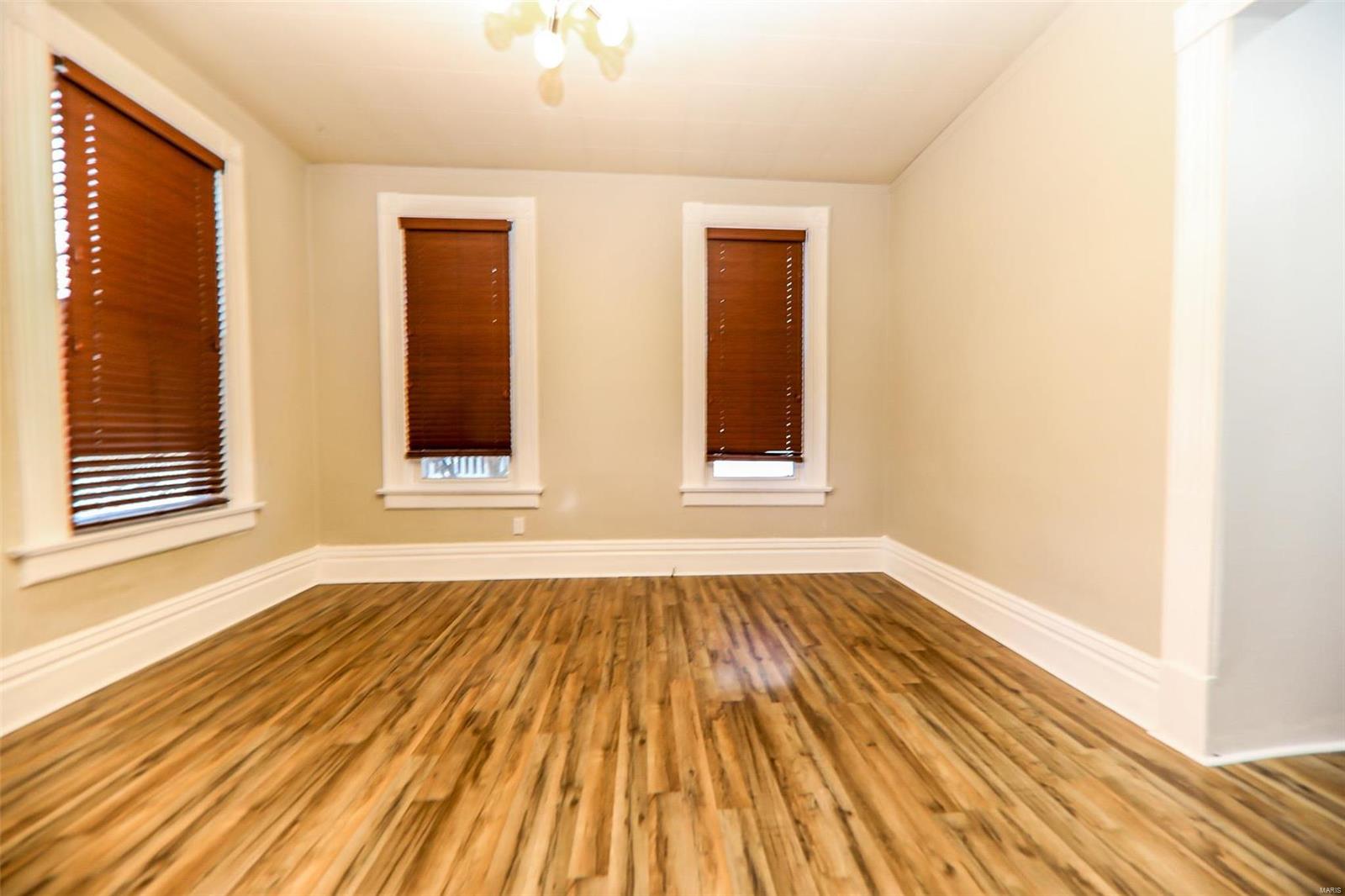 810 Troy Road Edwardsville, IL 62025 - Photo 3 of 24 Gallery Image 3