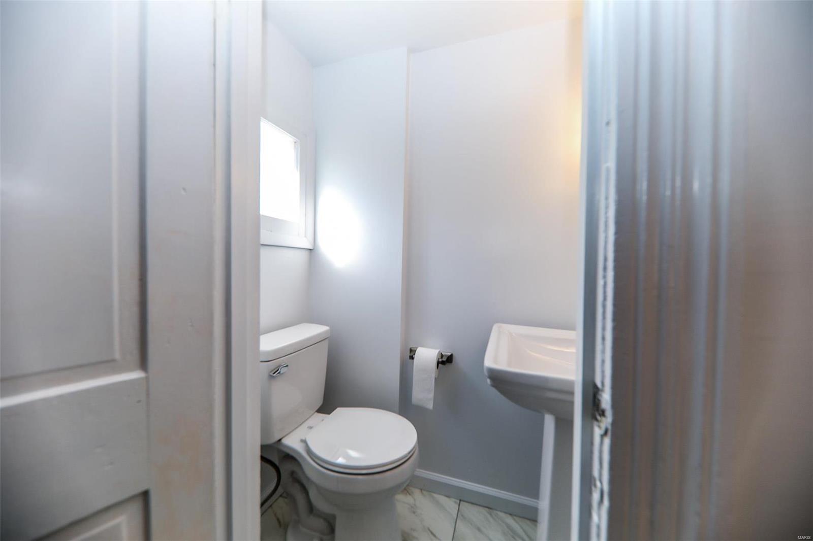 810 Troy Road Edwardsville, IL 62025 - Photo 6 of 24 Gallery Image 6